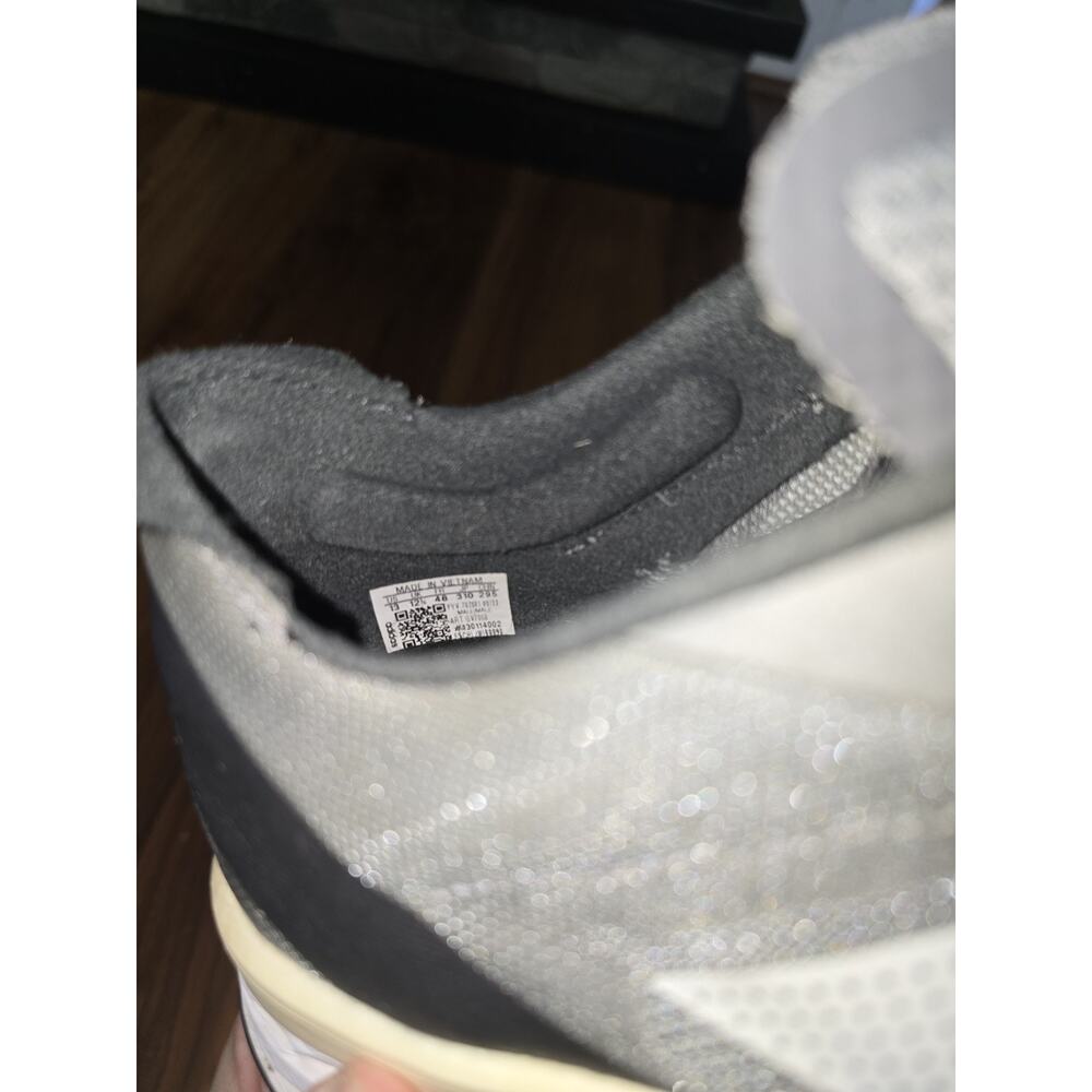 Size 13 - Adidas Adizero Boston 11 Grey Zero Metallic *flaw - Picture 9 of 10